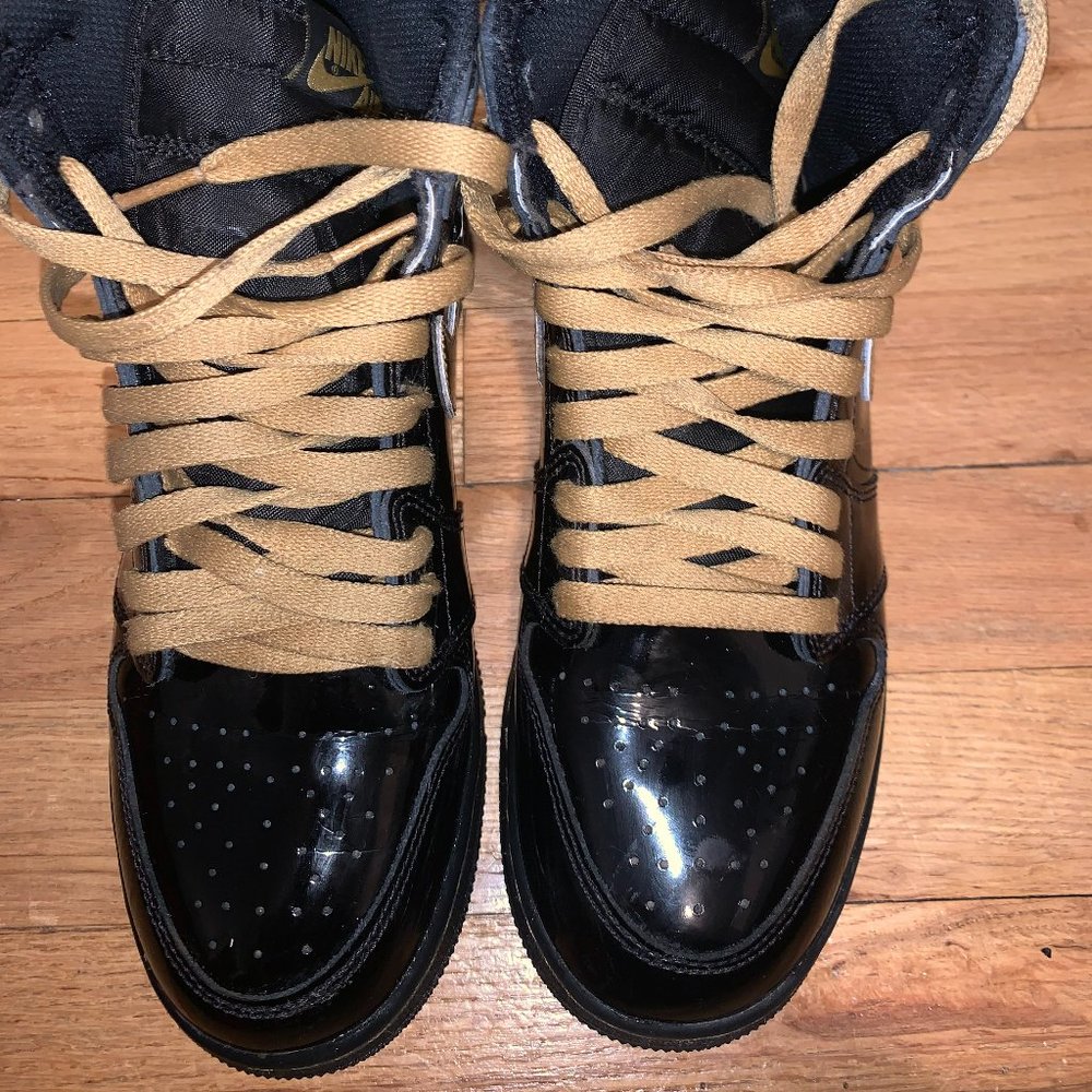 2020 Air Jordan 1 Retro High OG GS 'Black Metallic Gold